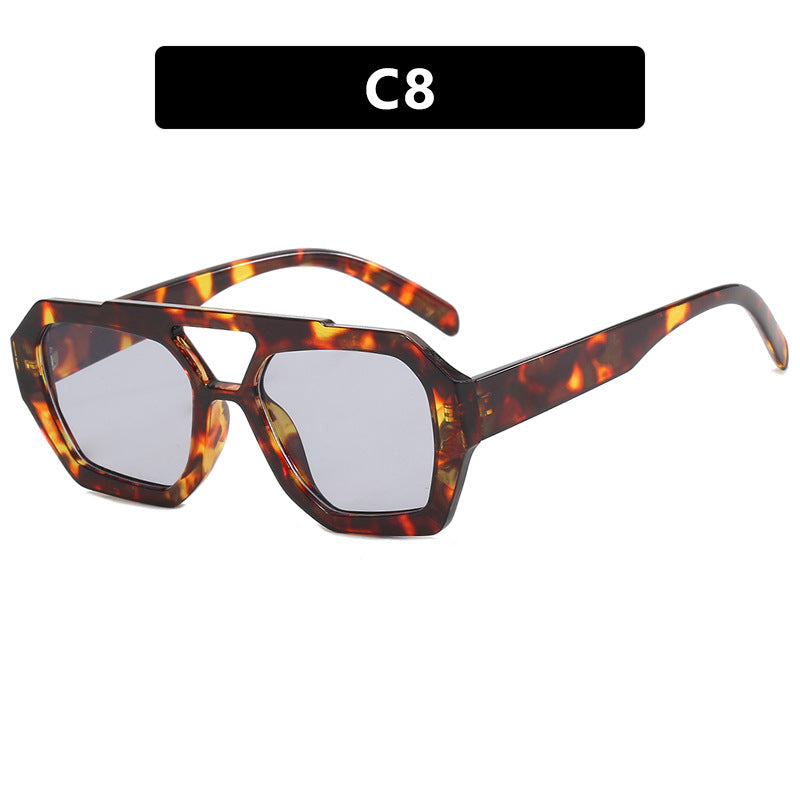 Oversized Leopard Frame Sunglasses – Bold Summer Eyewear for Beach & Vacation Style